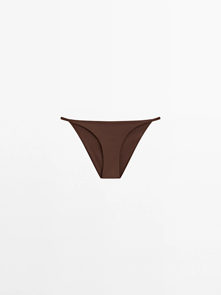 Bikini bottoms with thin straps