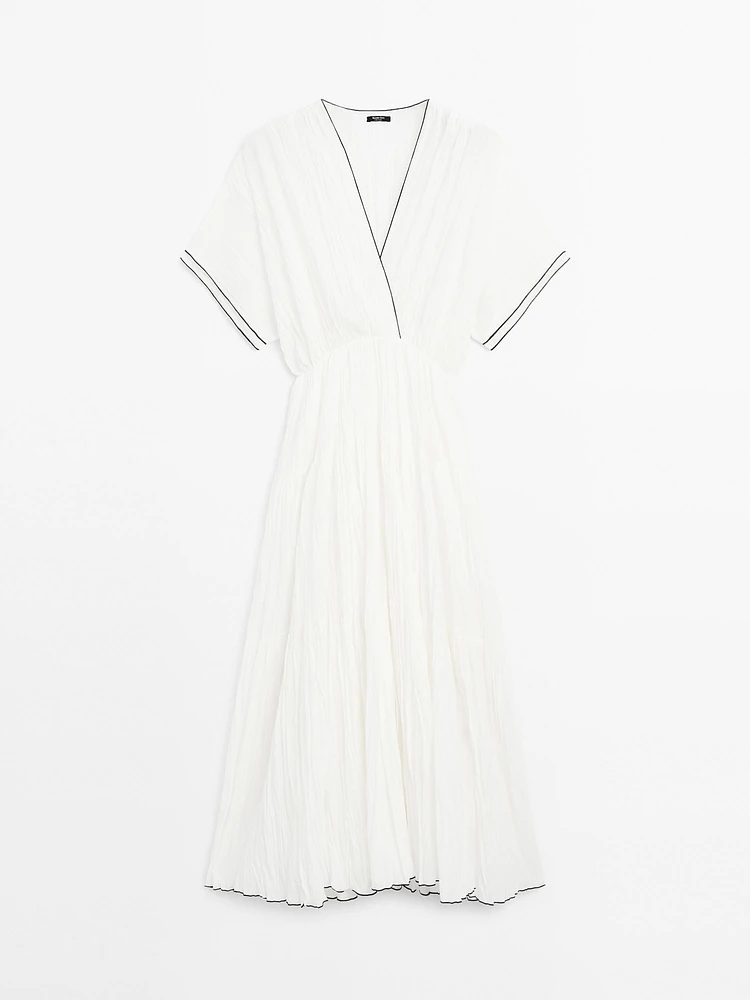 Robe longue contrastante plissée
