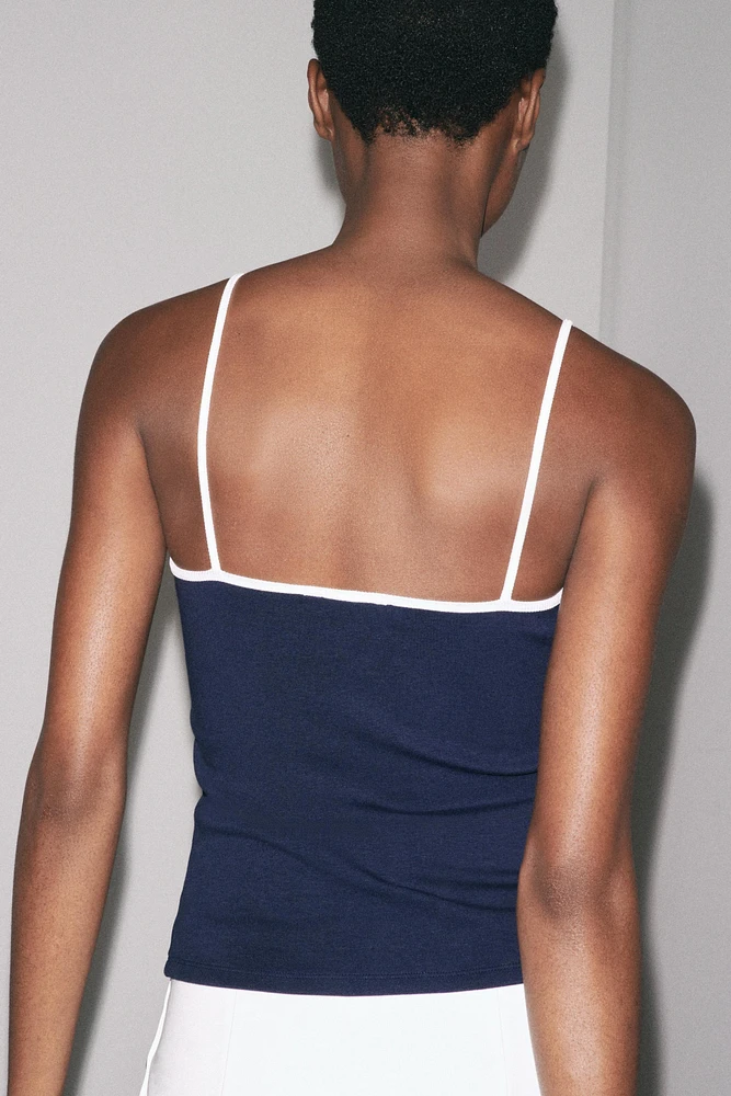 CONTRAST PIPING T-SHIRT