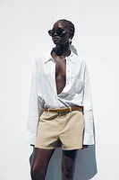 BERMUDA À PINCES AVEC CEINTURE