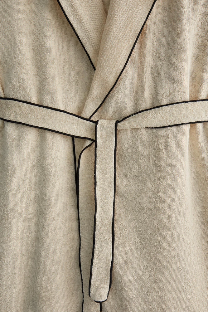 (320 GXM²) COTTON BATHROBE WITH AN OVERLOCK