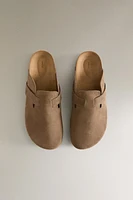 LEATHER CLOGS WITH STRAP