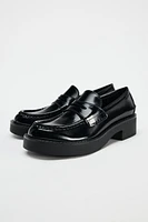 FAUX PATENT LEATHER SADDLE LOAFER