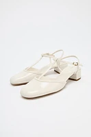 CHAUSSURES OUVERTES À L'ARRIÈRE BRIDES EFFET VERNI