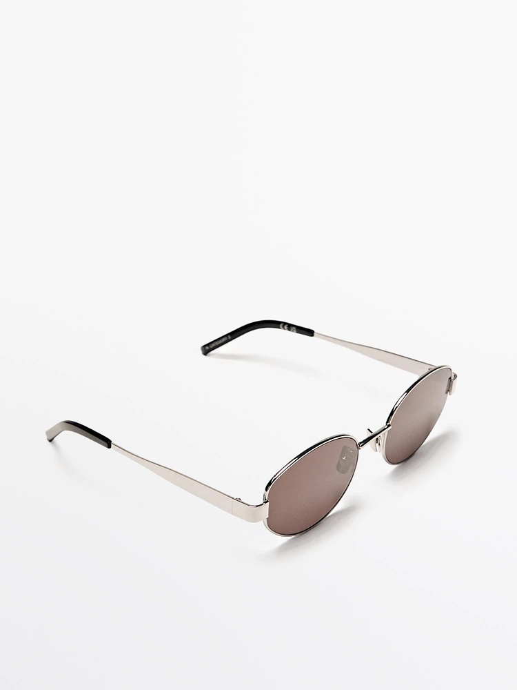 Lunettes de soleil ovales métalliques