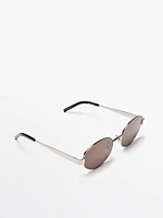 Oval metal sunglasses
