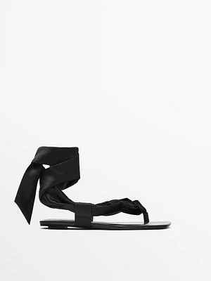 Sandales plates avec nœud en satin - Limited Edition