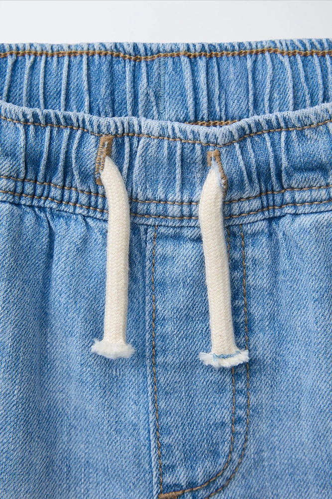 BERMUDA EN DENIM FLUIDE