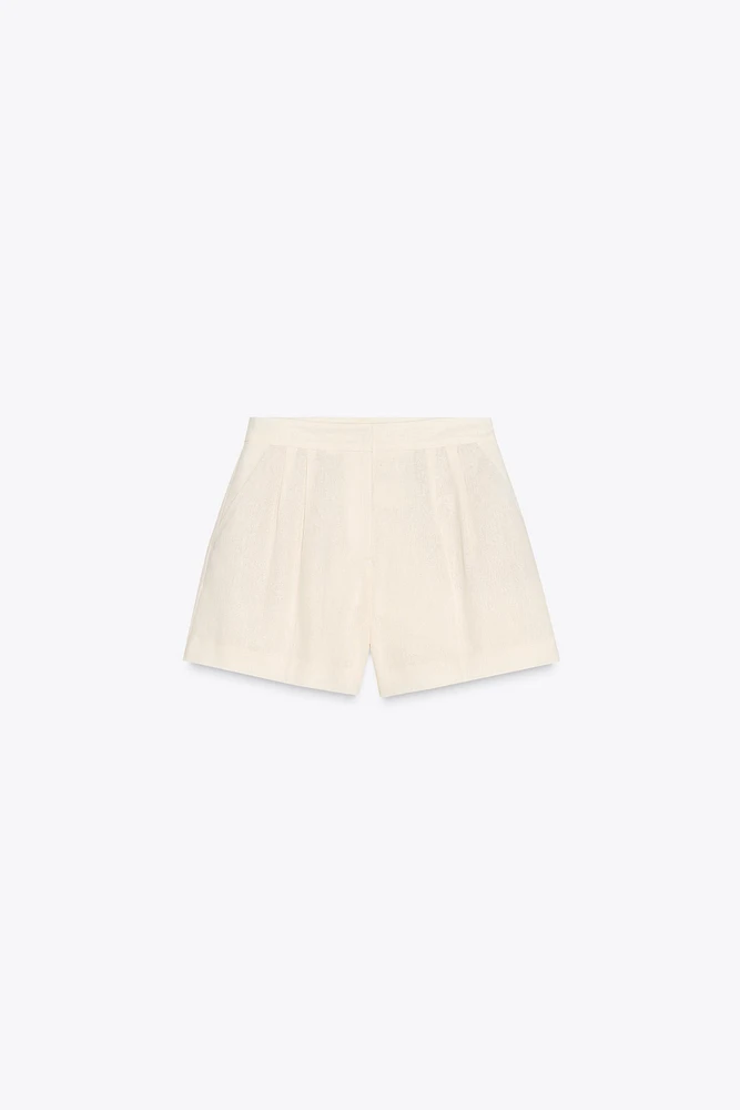 LINEN PLEATED BERMUDA SHORTS