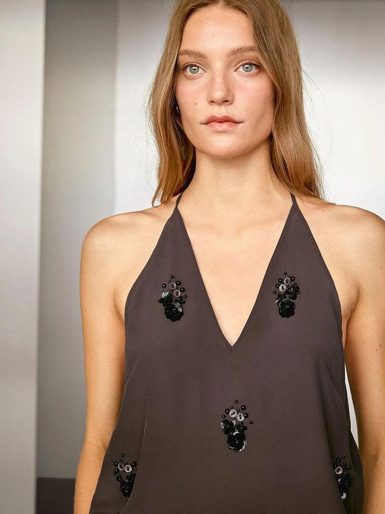 Top fluide à fleurs appliquées
