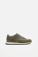 CASUAL SNEAKERS