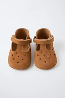 CHAUSSURES AJOURÉES EN CUIR