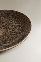 DESSERT PLATE WITH RAISED DESIGN
