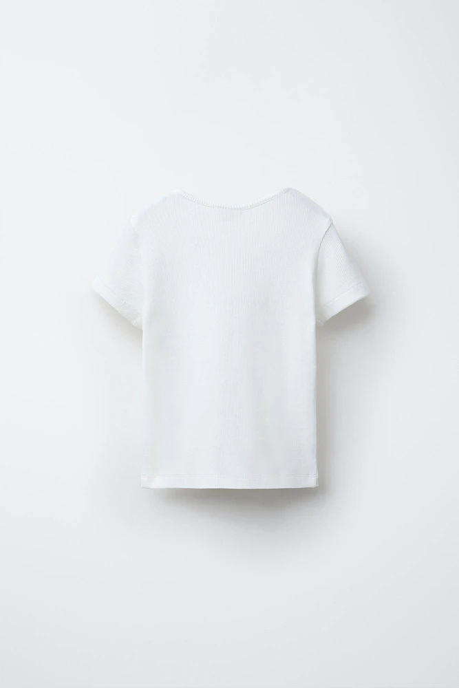 T-SHIRT CÔTELÉ À NŒUDS