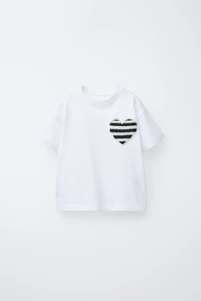 CROCHET HEART POCKET T-SHIRT