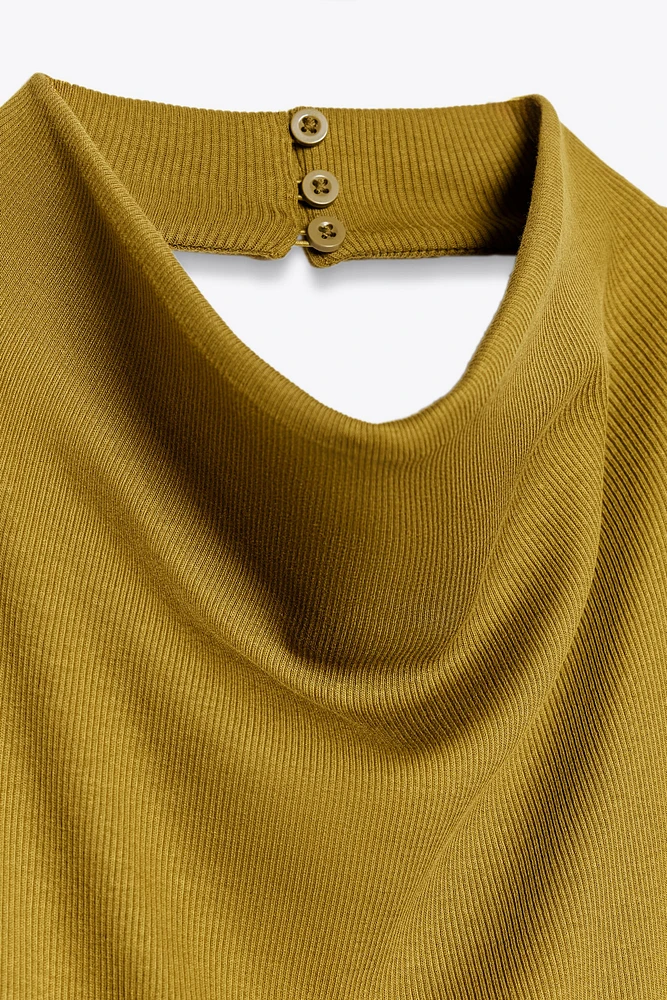 ROBE MI-LONGUE AVEC ENCOLURE AMÉRICAINE