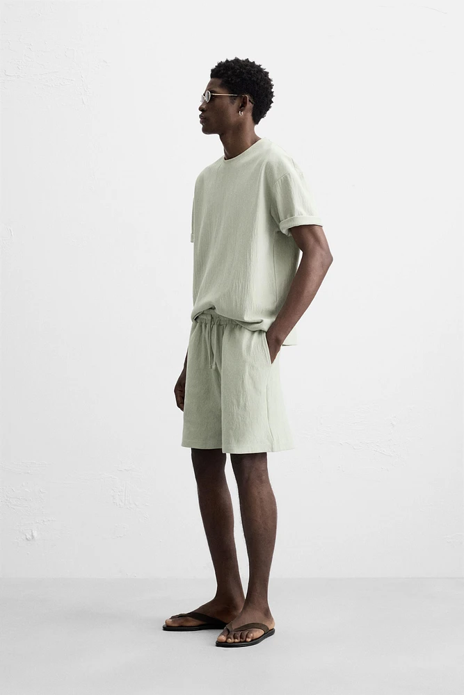 RELAXED FIT STRUCTURED T-SHIRT