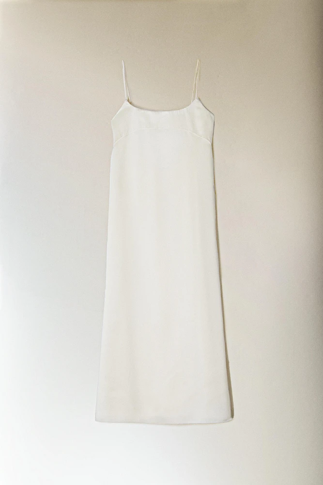 BEIGE SILK NIGHTGOWN