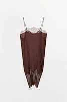 ROBE PLISSÉE EN DENTELLE