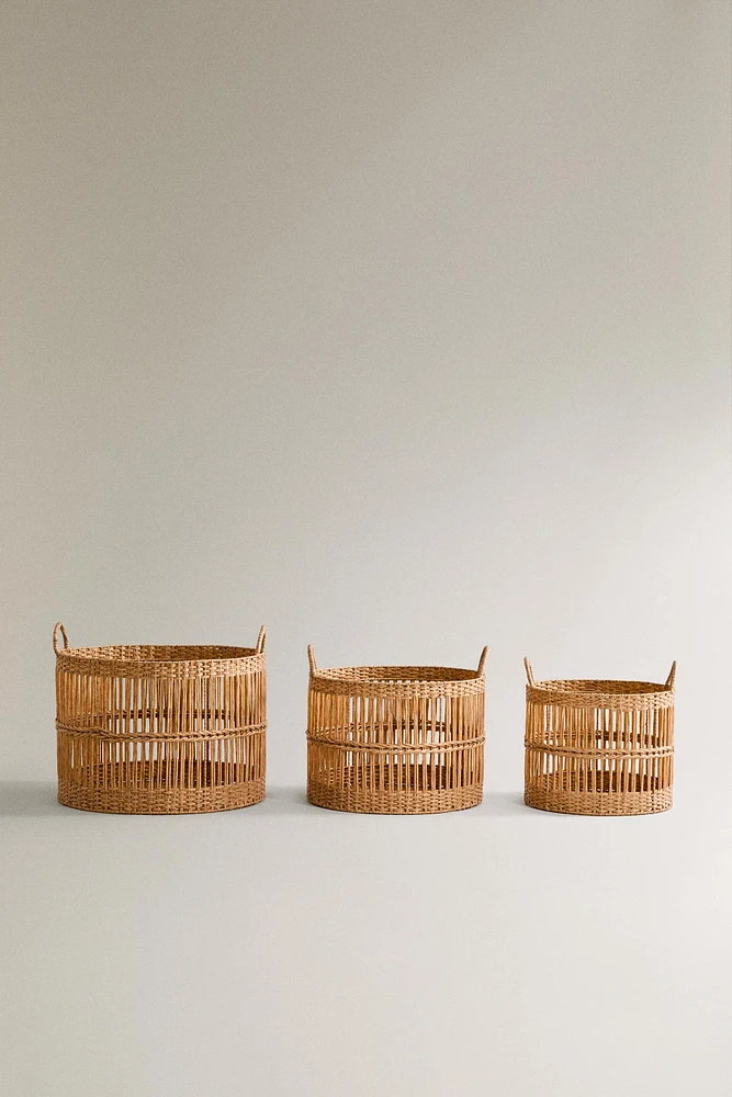 BASKET WITH HANDLES