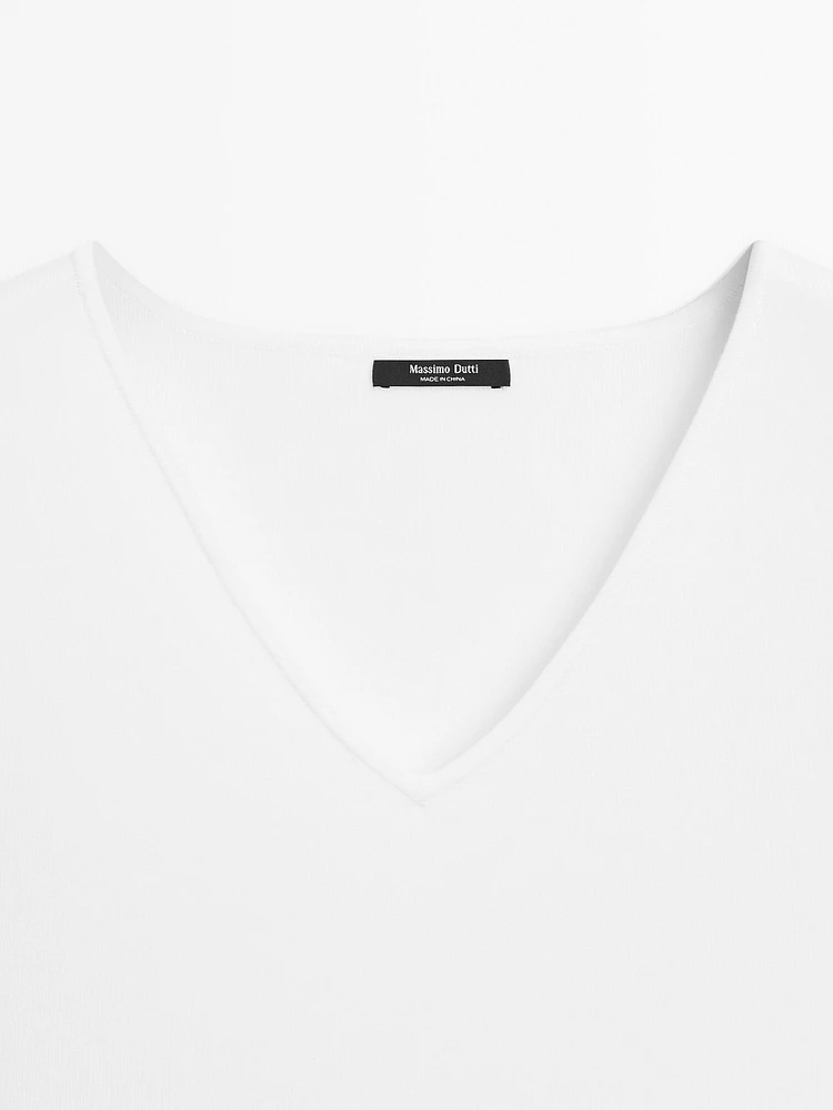 Long contrast V-neck dress