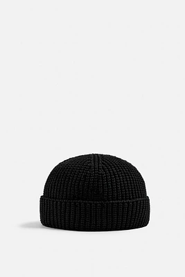 SHORT KNIT HAT