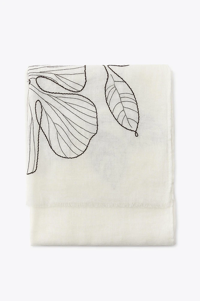 FOULARD EN COTON BRODÉ DE FLEURS