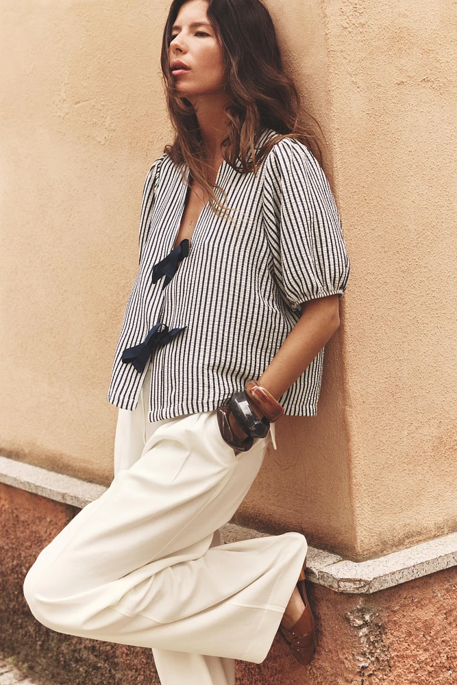 STRIPED TIE BLOUSE