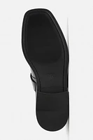 LEATHER BUCKLE SHOE