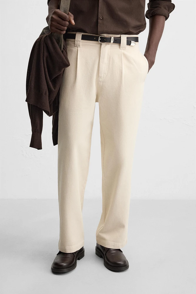 PLEATED STRAIGHT FIT PANTS