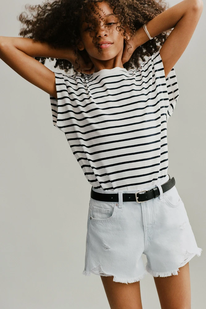 BERMUDA EN DENIM DÉCHIR