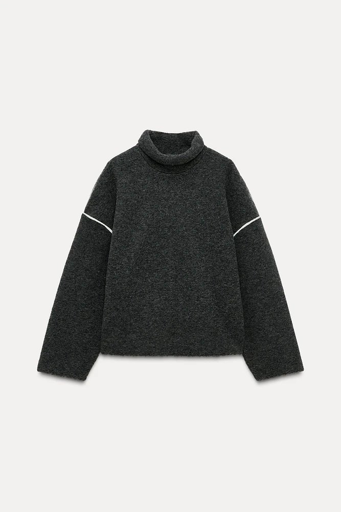 SWEATER WITH CONTRASTING PIPING