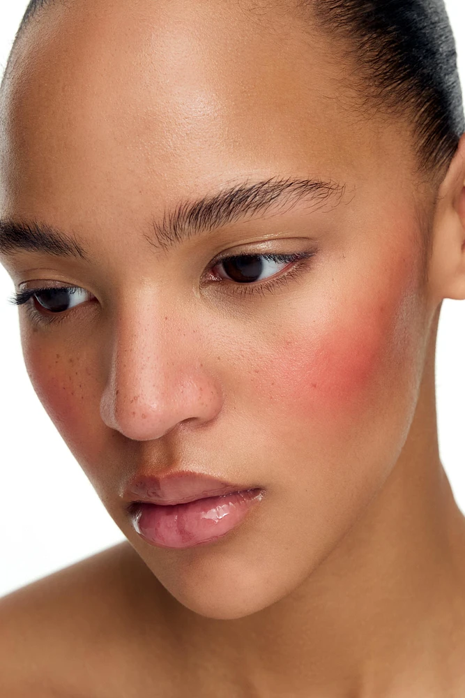 Cream blush