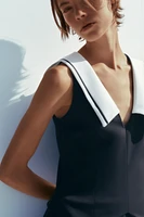 ROBE COURTE À PLIS PLATS