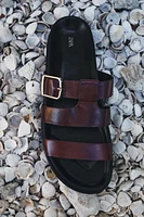 FLAT SANDALS WITH LEATHER STRAPS