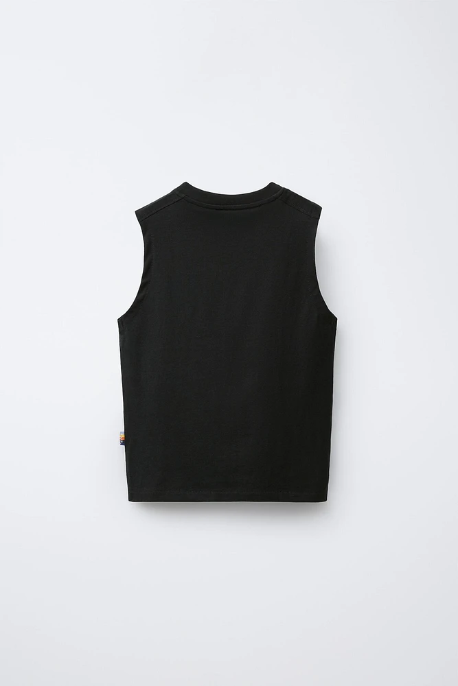 PLAIN SLEEVELESS T-SHIRT WITH LABEL