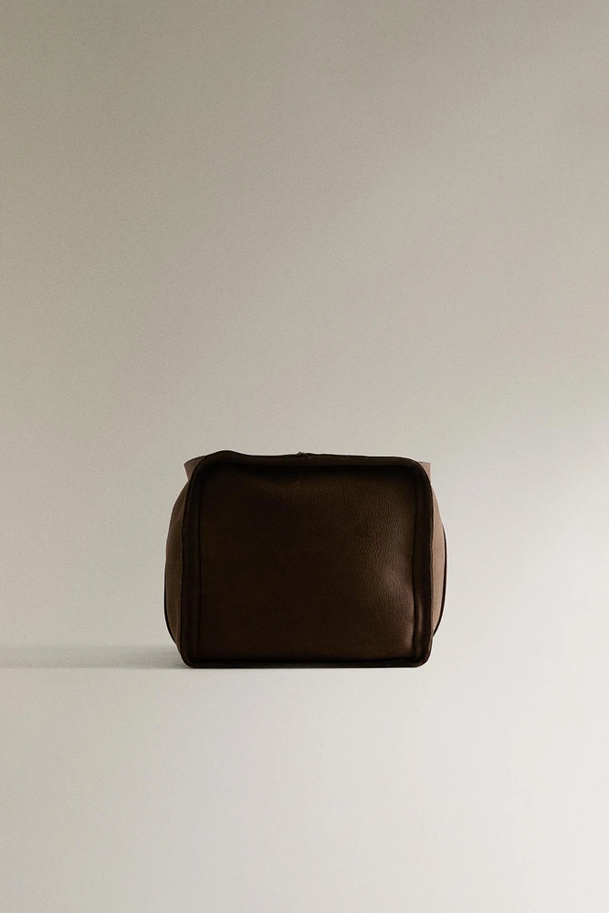 FADED LEATHER TRAVEL BAG