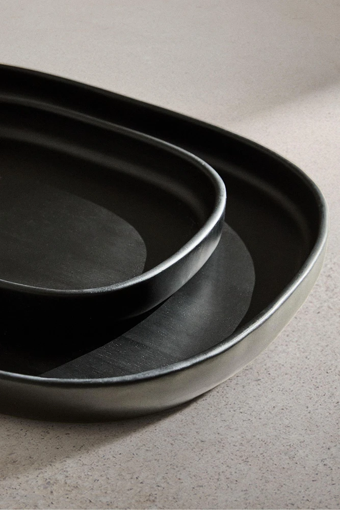 TRAY 02
