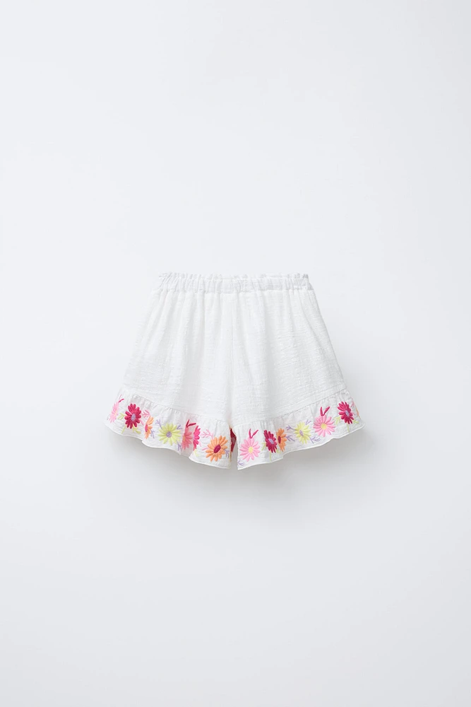 EMBROIDERED FLORAL SHORTS