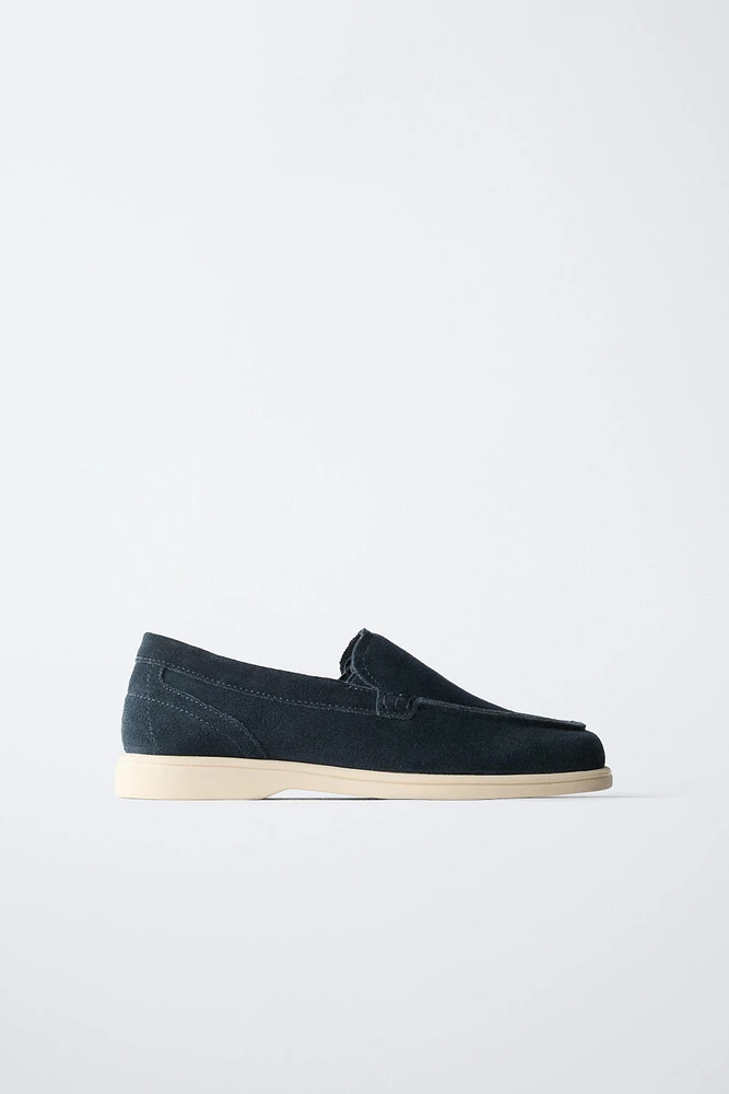 CHAUSSURES BATEAU EN CROÛTE DE CUIR