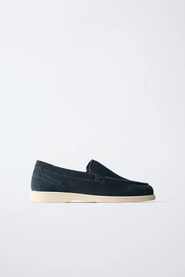 CHAUSSURES BATEAU EN CROÛTE DE CUIR
