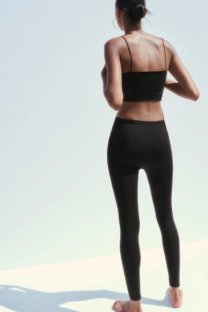 SEAMLESS CROP TOP