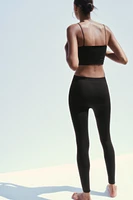 SEAMLESS CROP TOP