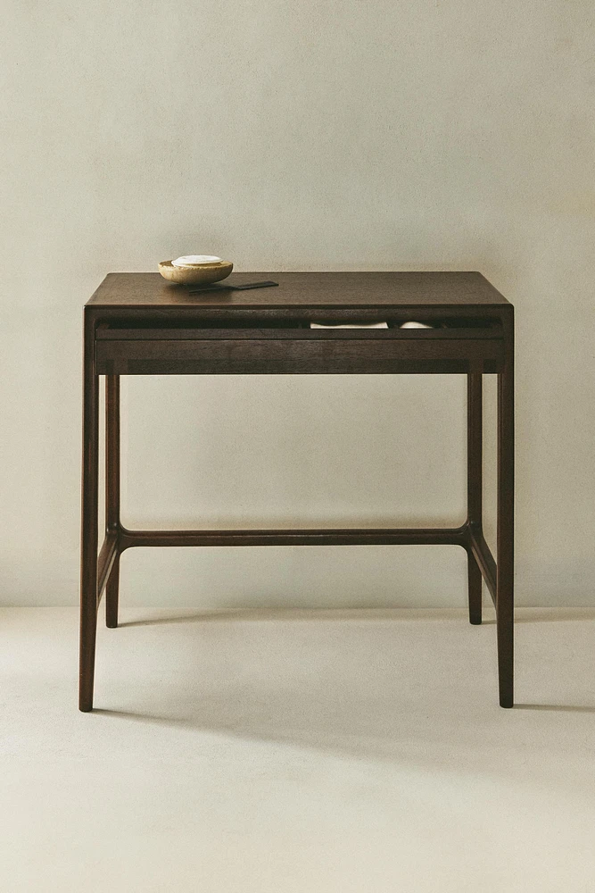 WOODEN VANITY UNIT