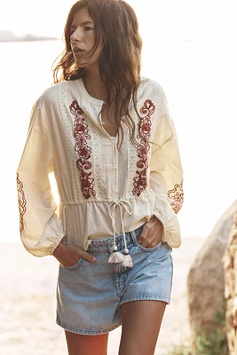 BLOUSE BRODÉE À LACETS