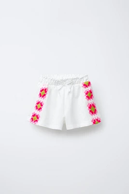 BERMUDA BANDES LATÉRALES CROCHET