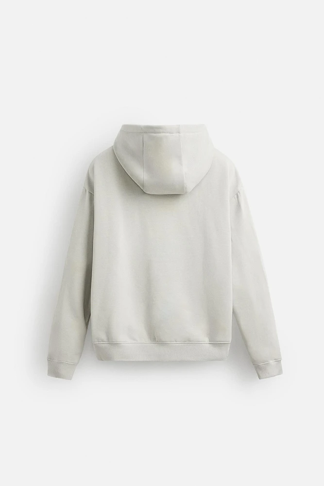 BASIC HOODIE SWEATSHIRT