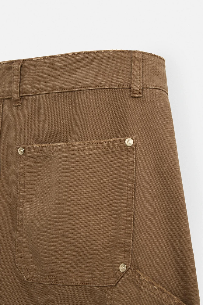 CARPENTER POCKET SHORTS