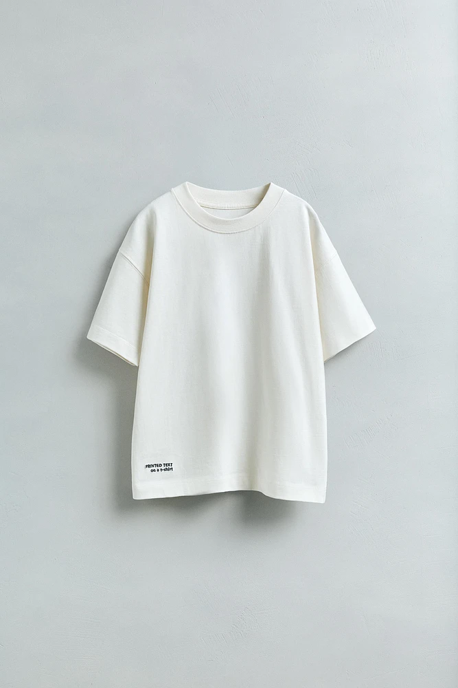 T-SHIRT ÉPAIS AVEC INSCRIPTION BRODÉE