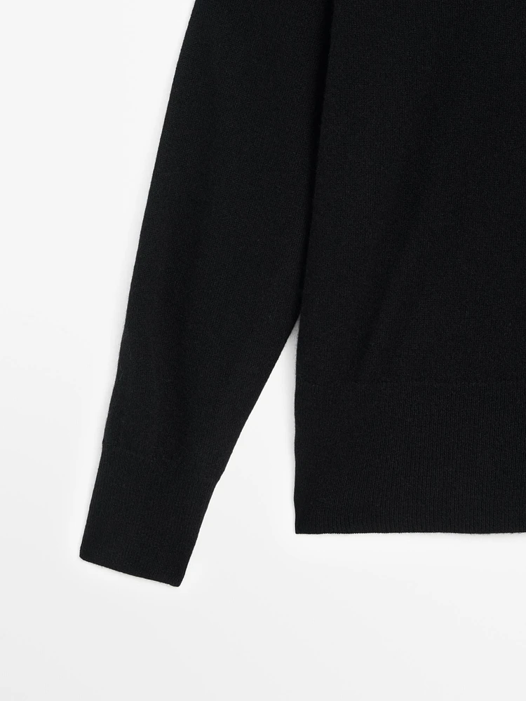 Knit 100% cashmere V-neck sweater